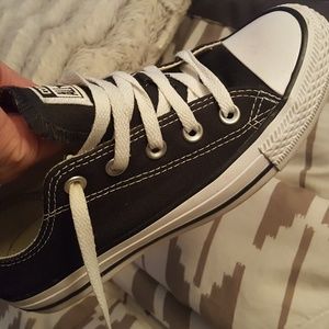 Converse Black & White
